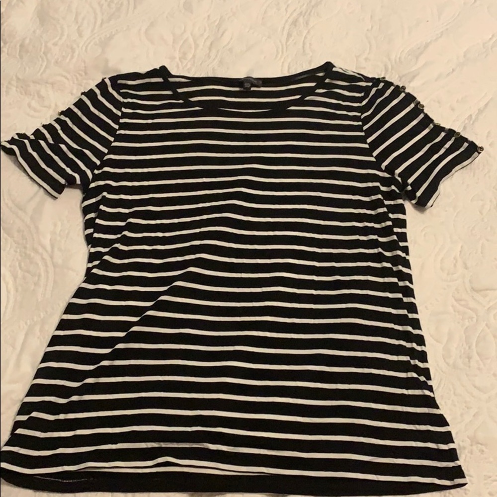 Cotton T-shirt w/ button embellishment on sleeves